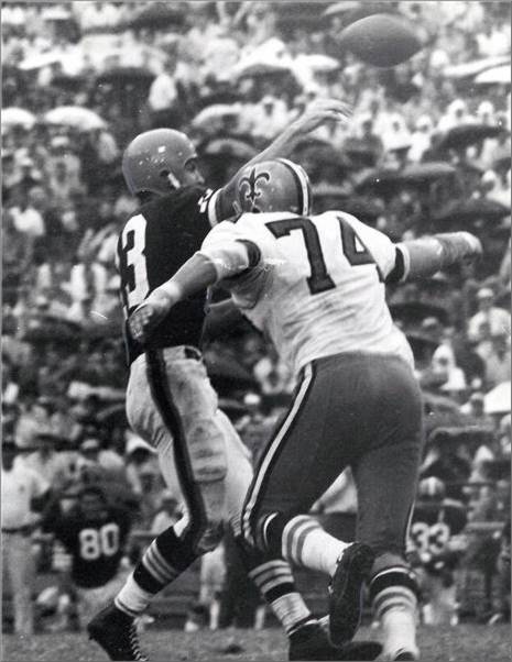 Mike Tillman Pressures Frank Ryan in 1967 Saints Browns Game