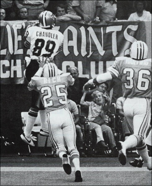 New Orleans Saints receiver Wes Chandler in 1981 action versus the Oilers